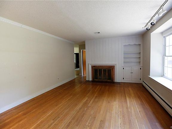 5th image of 225 Melwood Ln
