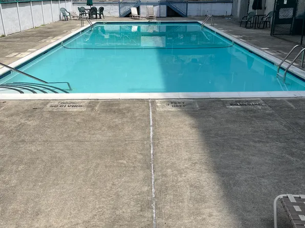 42-65 Kissena Boulevard image 15 of 15
