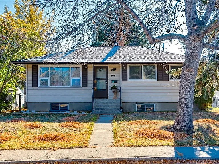 100 Lynndale Rd SE — Photo 2