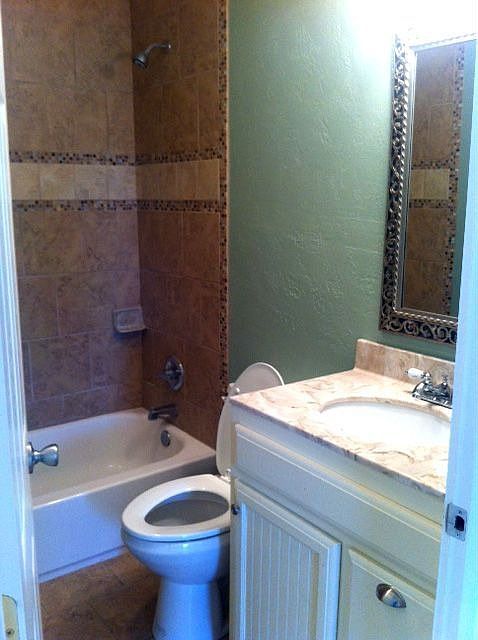 2nd image of 4245 SW 9th Ave