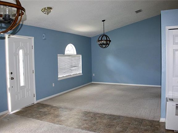 3rd image of 1505 W Lorraine Dr