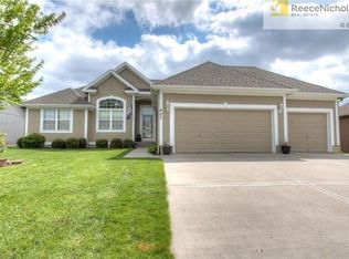407 Briar Ln, Kearney, MO 64060