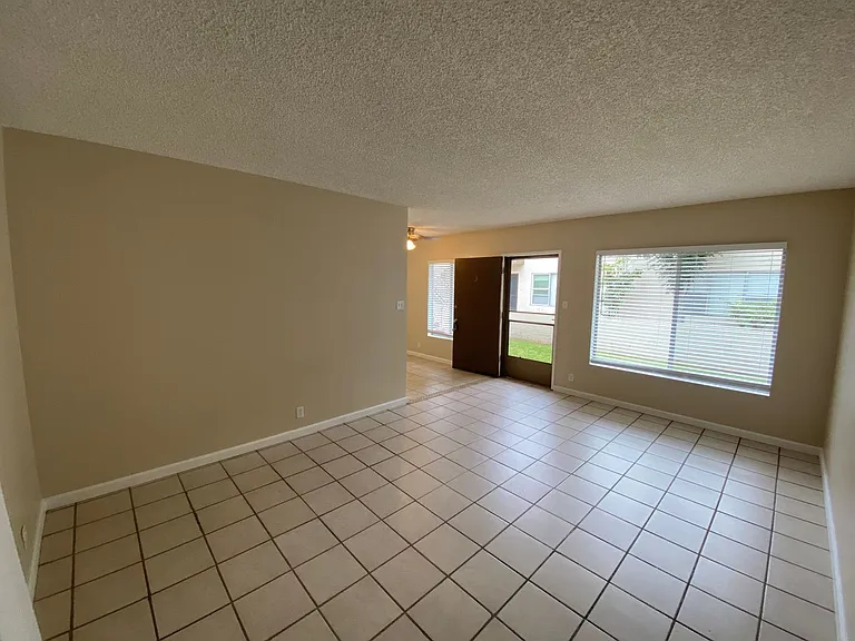 1019 Stanley Ave #1029 — Photo 25