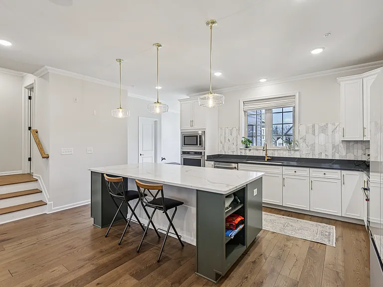 21 Dahlia Dr — Photo 9