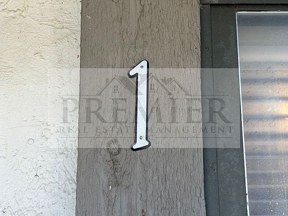 3rd image of 300 W Montgomery St #1