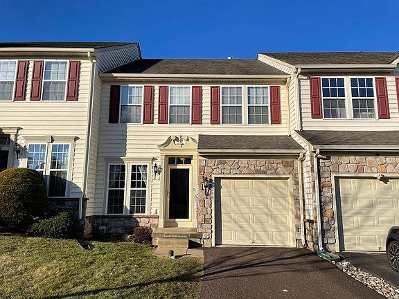 2nd image of 246 S Savanna Dr