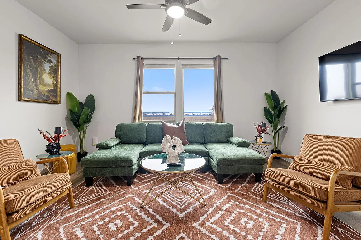3 bed, 2.0 bath, 1539 sqft, $4,354 — Photo 2