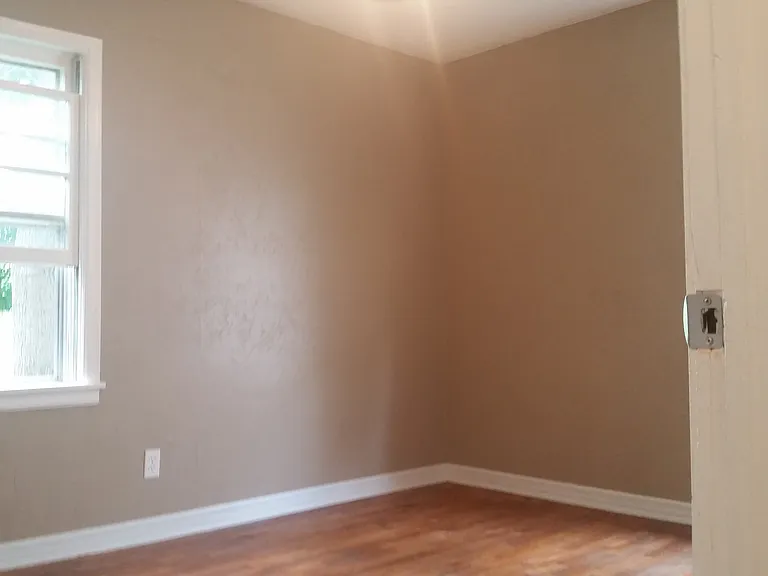 510 Coyne St — Photo 8