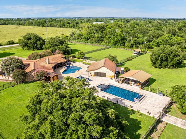 1226 County Road 45, Angleton, TX 77515