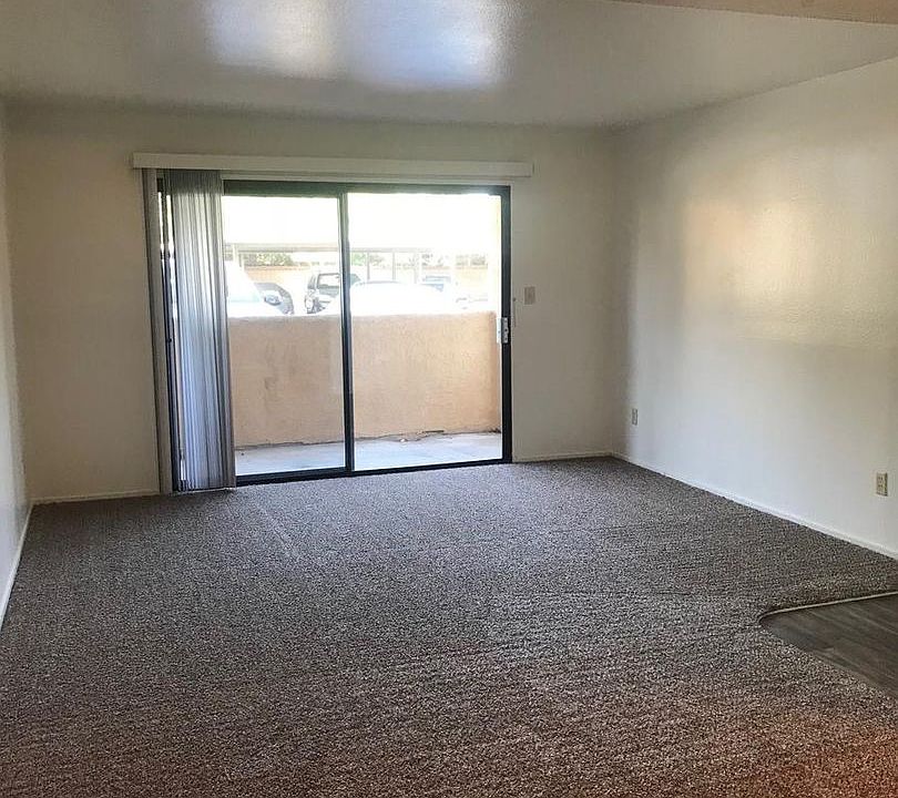 196 Laurelwood Oaks Apartments 6500 & 6600 White Ln Bakersfield CA