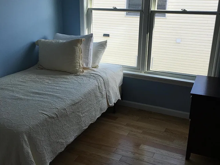 110 Poplar Ave — Photo 5