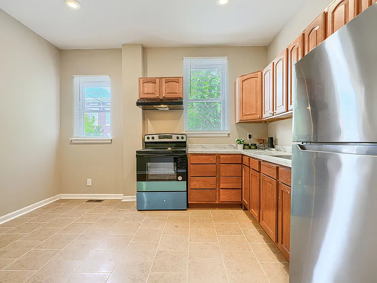 446 N Linwood Ave #1 — Photo 7