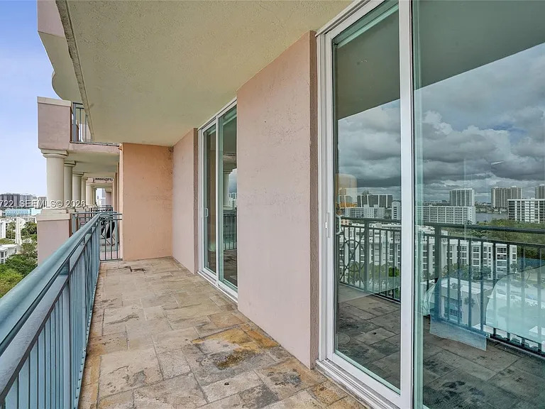 17555 Atlantic Blvd #1202 — Photo 33