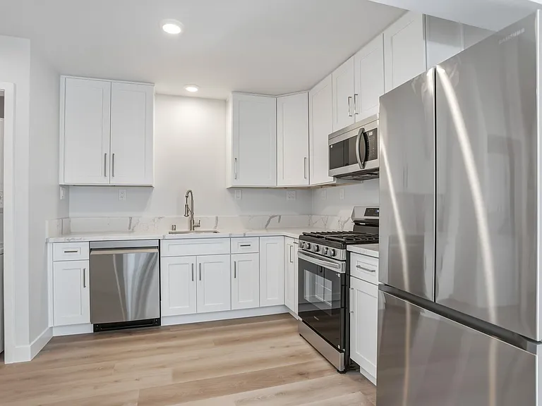 501 N. Ditmar — Photo 27