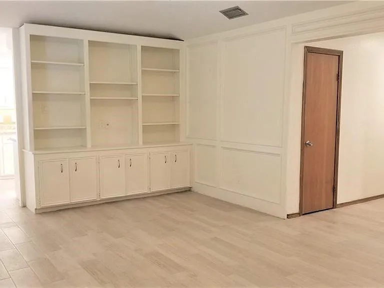 3400 N Cynthia St — Photo 4
