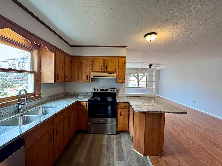 270 Bowman Rd — Photo 3
