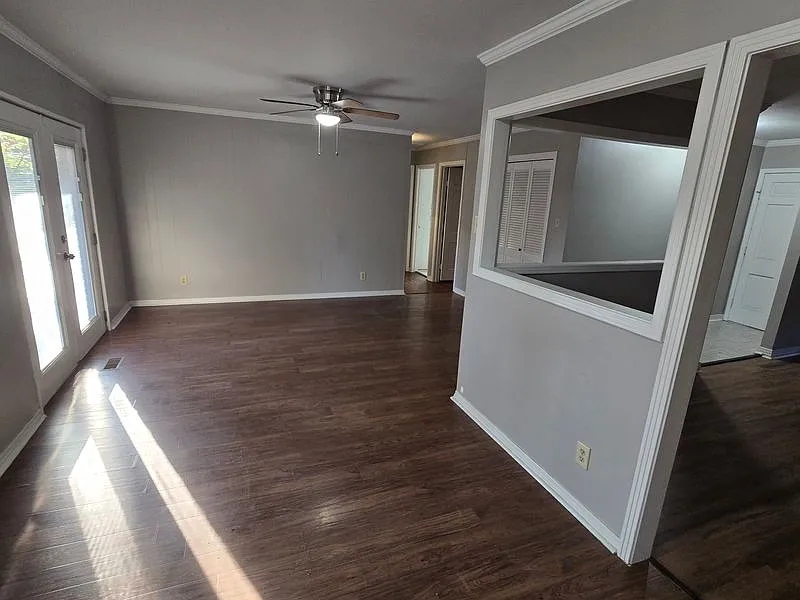 Comfortable 3-Bed Single-Story Home with Carport & Private Backyard — Photo 4