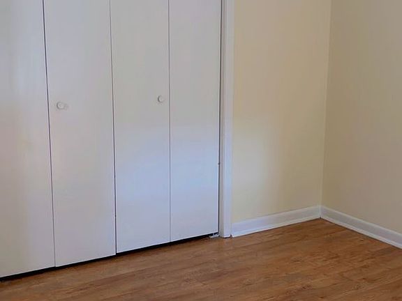 4th image of 208 N Peartree Ln #A