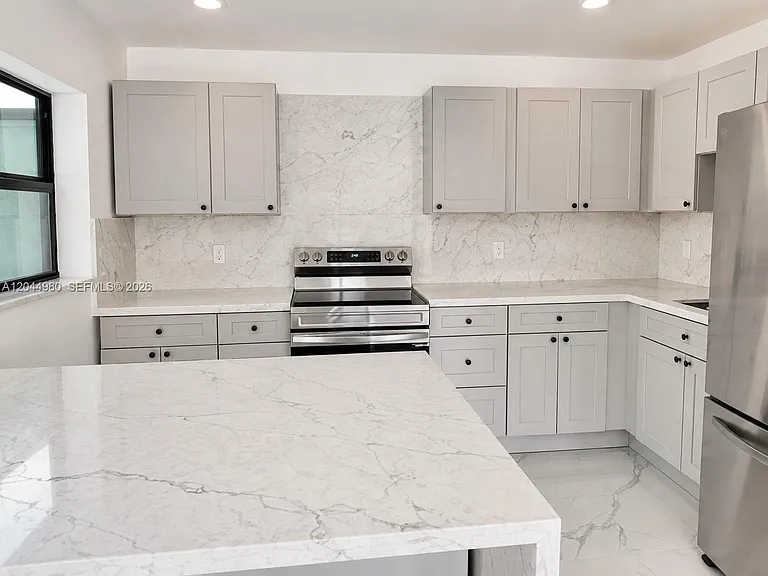 3435 SW 91st Ave #0 — Photo 3