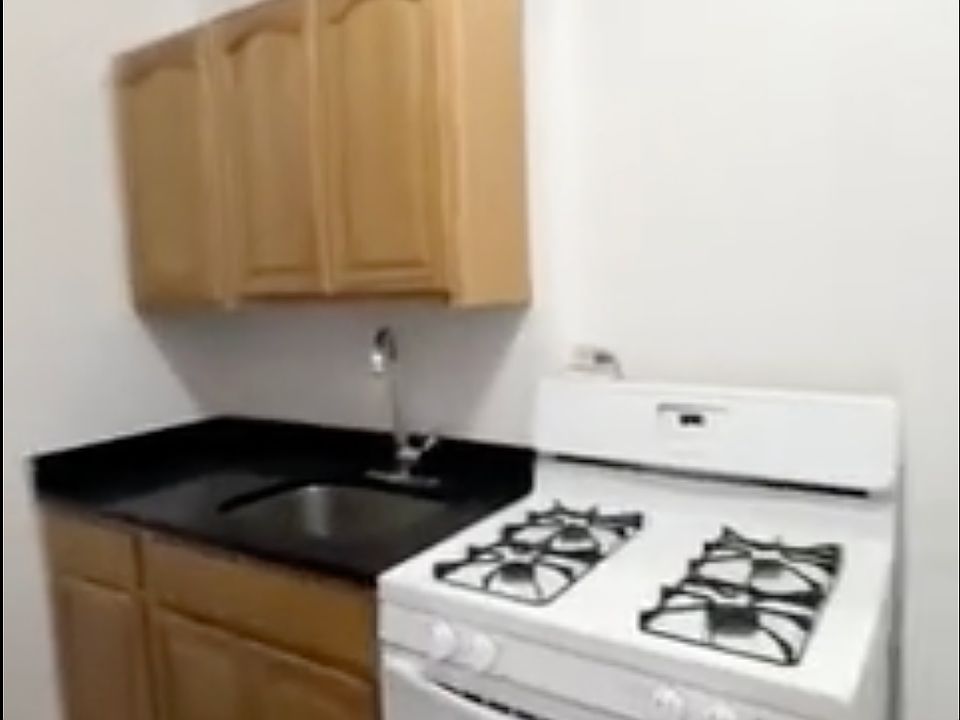 2nd image of 2630-2632 Marion Ave #4A