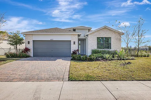 6007 SE Skyblue Cir Photo 1
