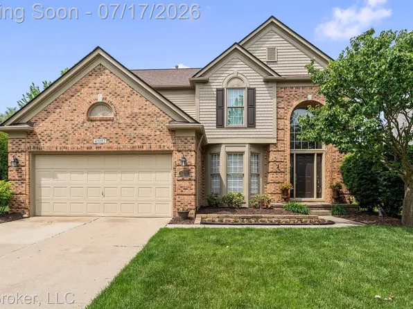 45192 Thornhill Rd, Canton, MI 48188