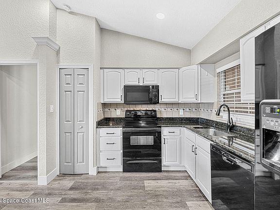 5th image of 697 Hamm St NW