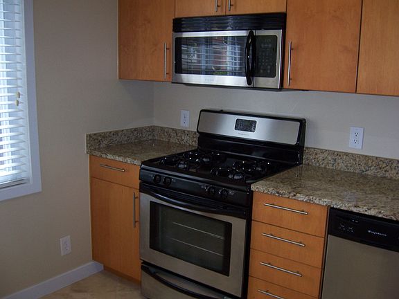 Gas Range/Microwave