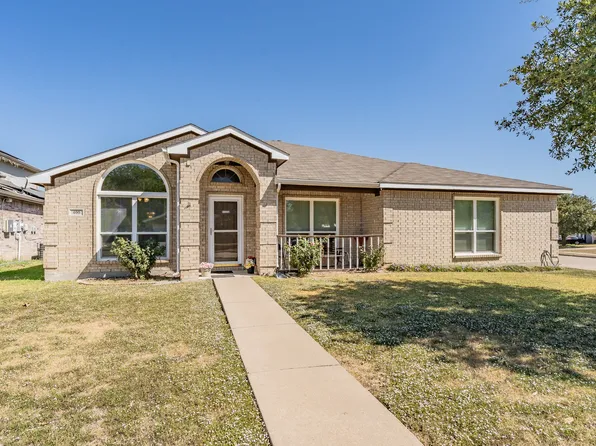 400 Piccadilly Cir, Burleson, TX 76028