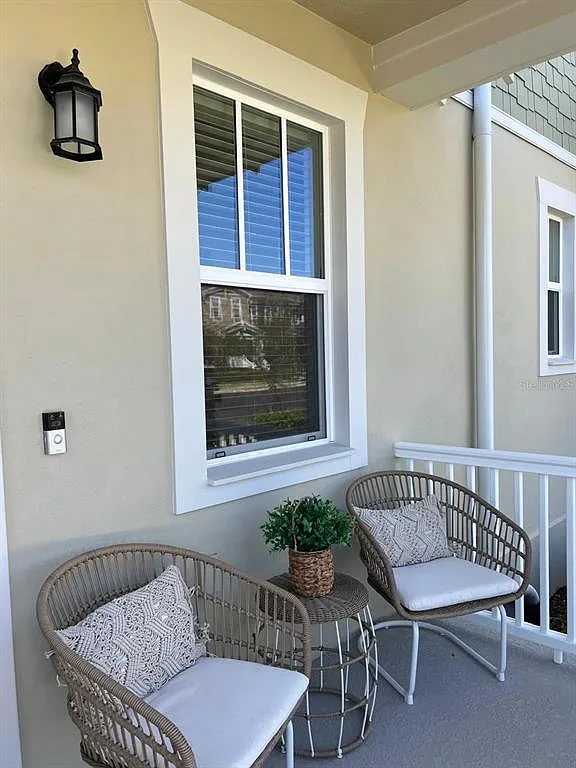 3 bed, 2.5 bath, 1638 sqft, $3,750 — Photo 3