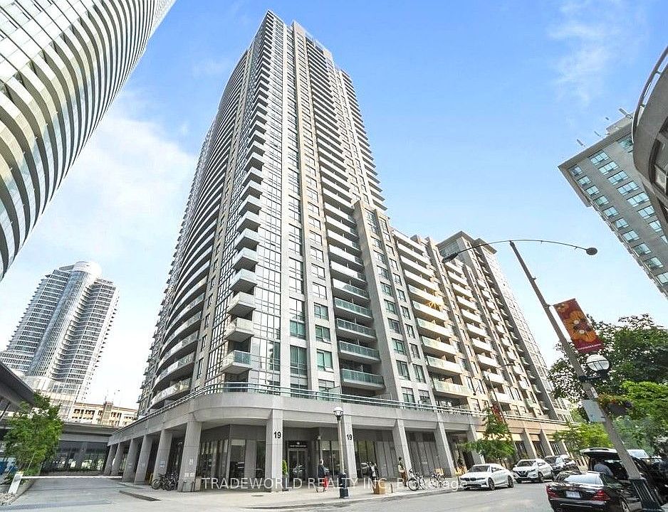 1st image of 19 Grand Trunk Cres #907