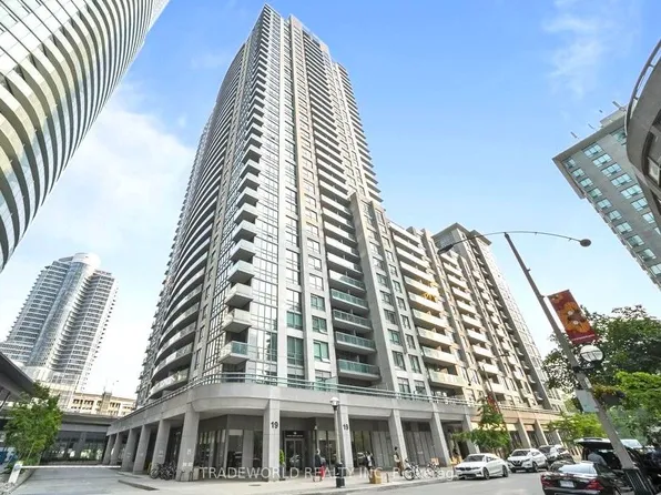19 Grand Trunk Cres #907, Toronto, ON M5J 3A3