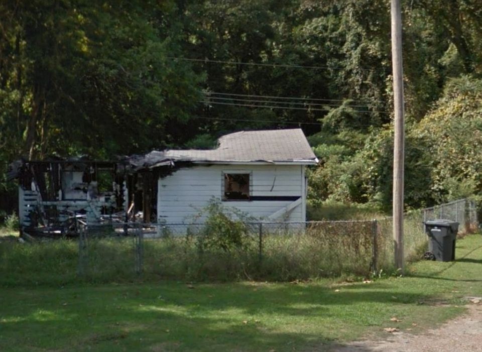 2nd image of 186 Dennis