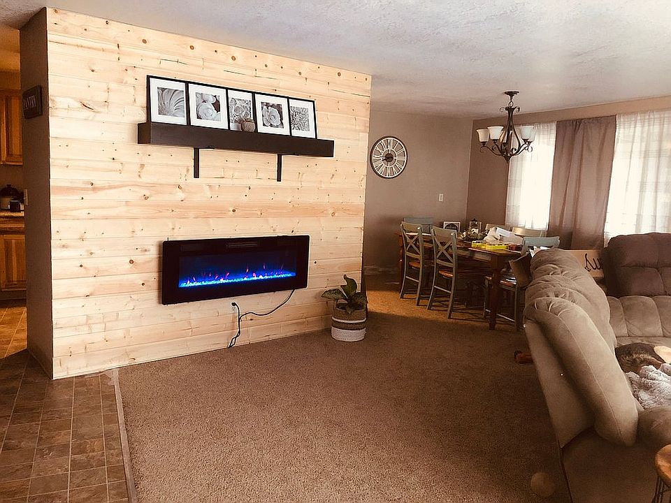 2nd image of 1321 Summers Ln