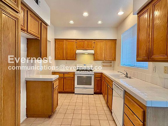 3rd image of 27620 Parkside Dr