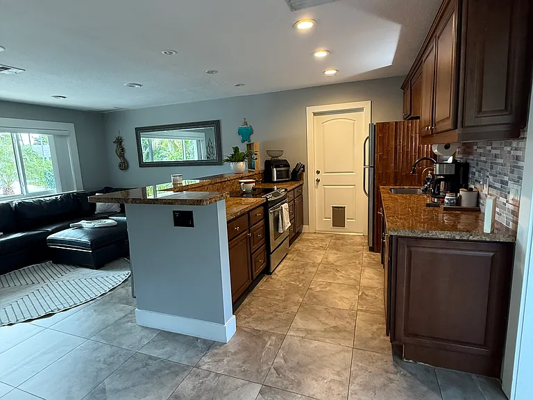 Circle Dr — Photo 4