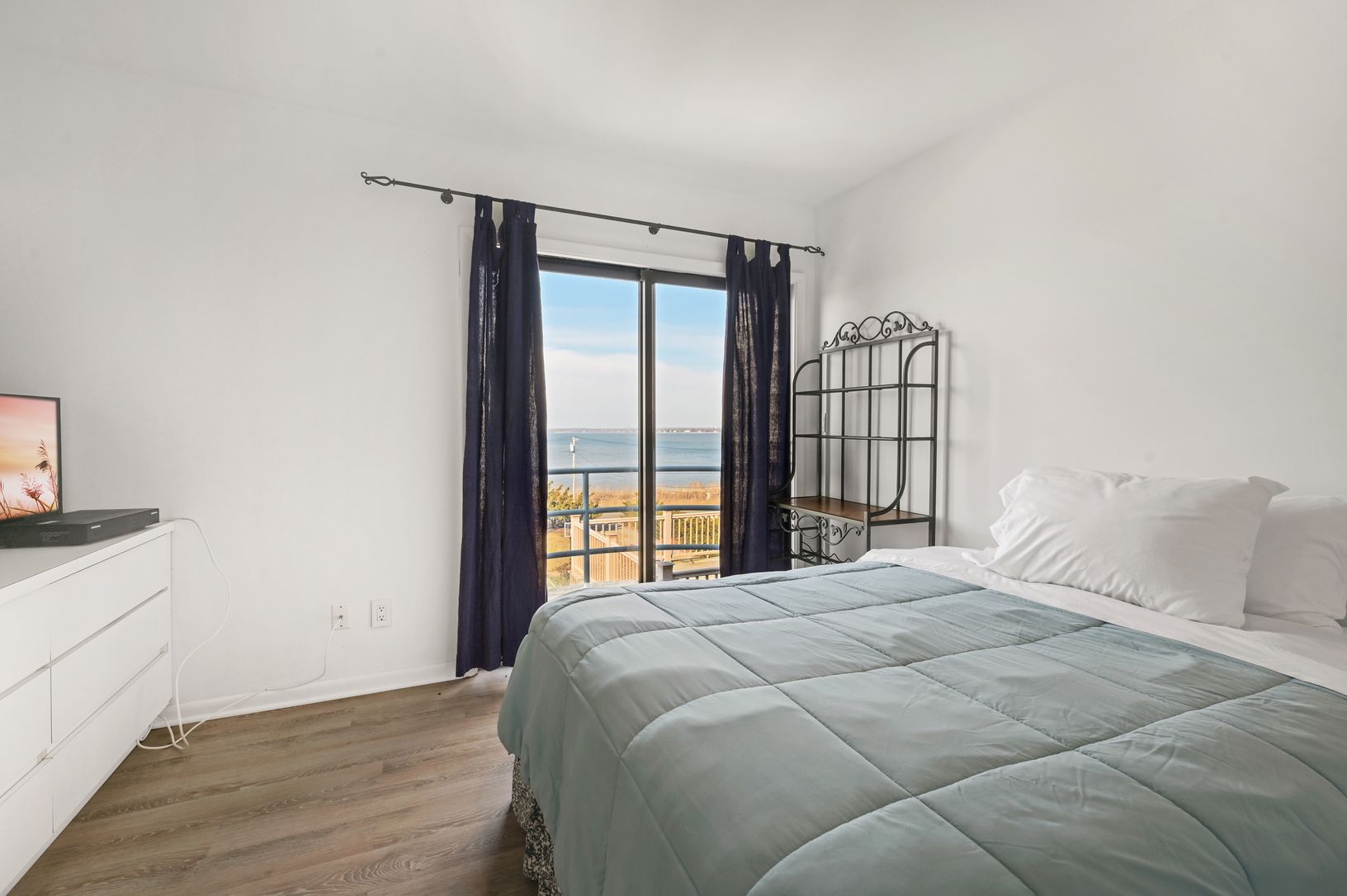  Bayfront Guest Bedroom