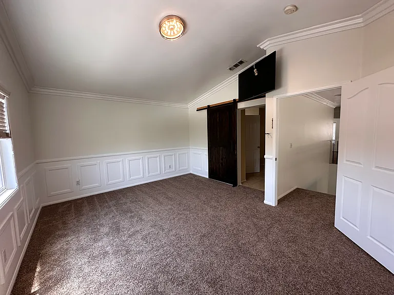 3987 Kenmore Ave — Photo 9