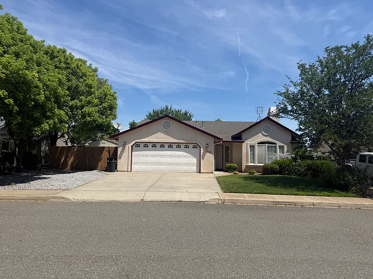 1343 Britt Ln — Photo 1