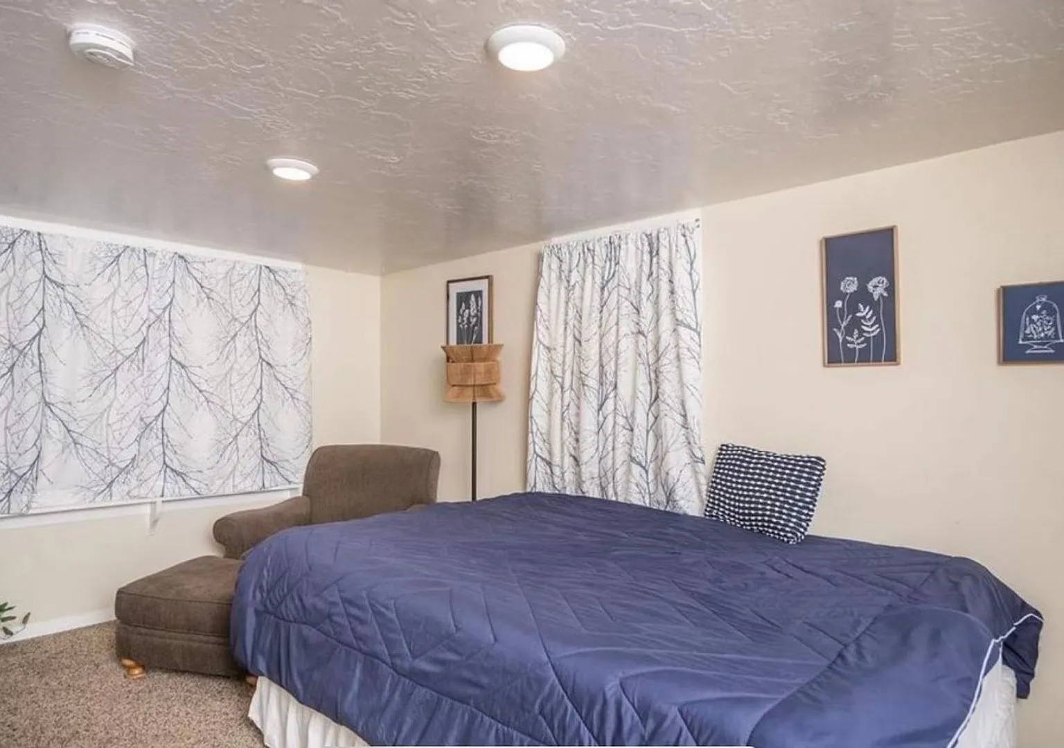 936 E Center St — Photo 2