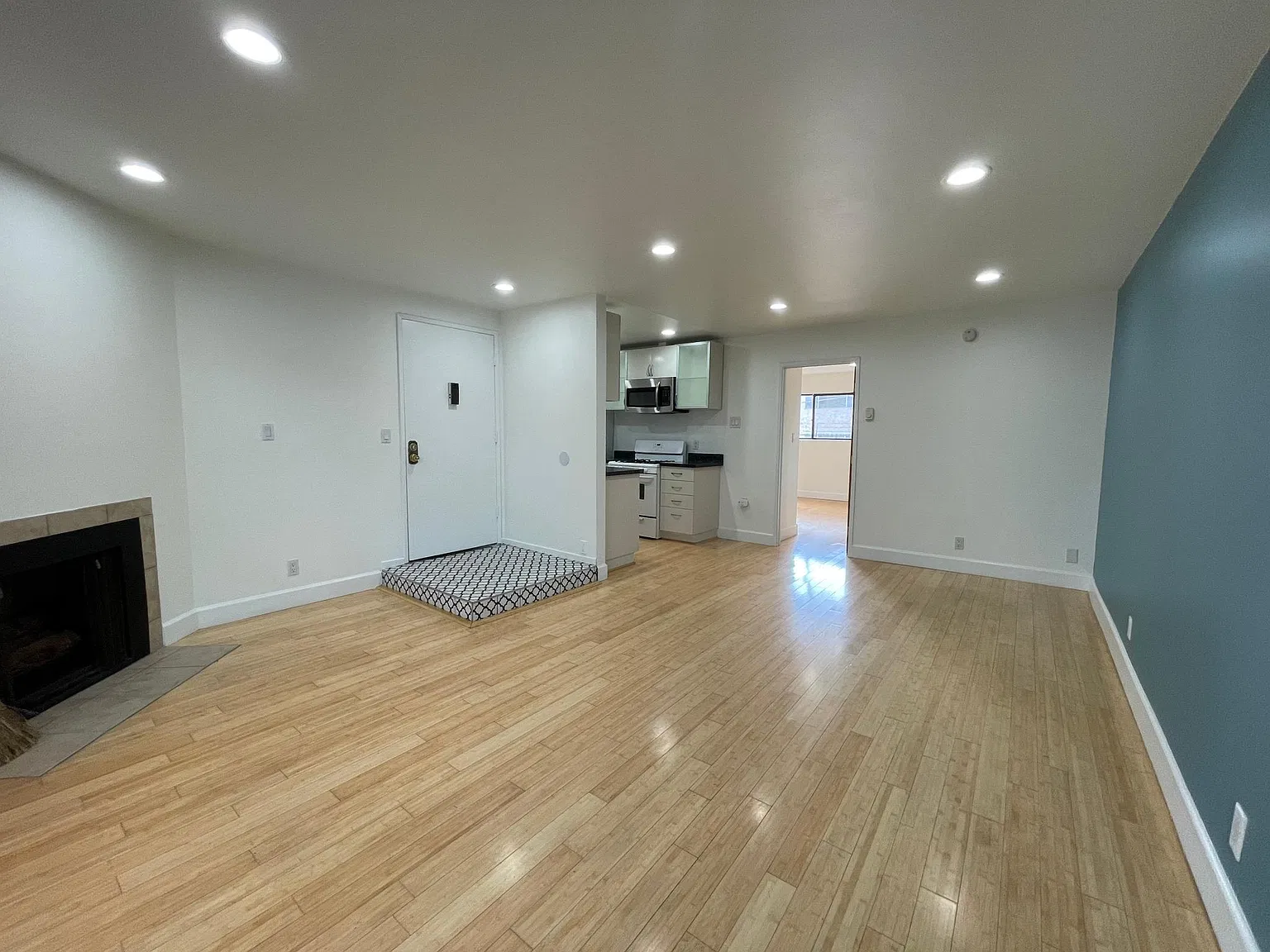 10521 National Blvd — Photo 4