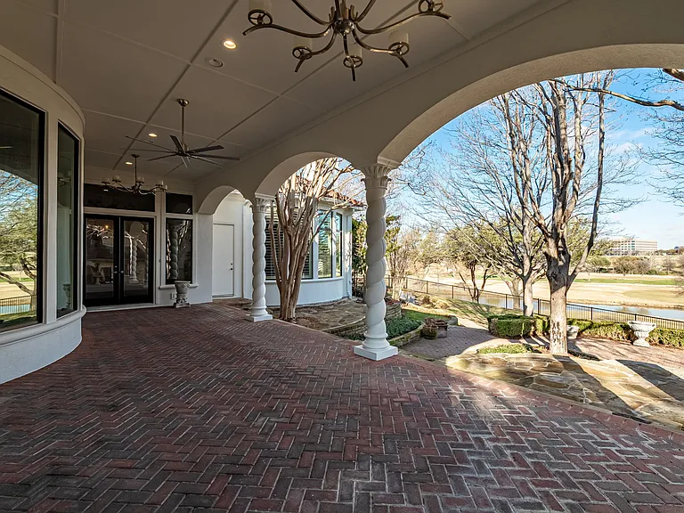 4624 Byron Cir — Photo 46