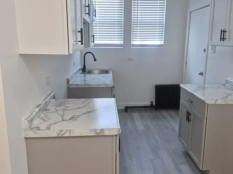 5800 W Iowa — Photo 25