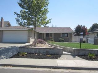 390 Beelard Dr, Vacaville, CA 95687