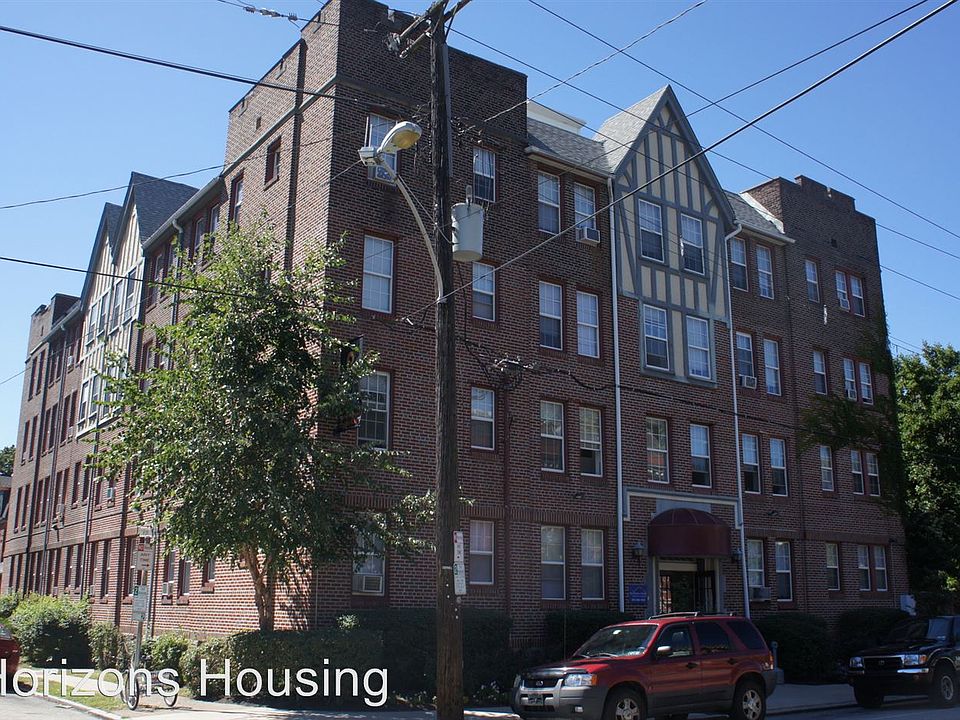 2nd image of 1008 S 48th St APT 307