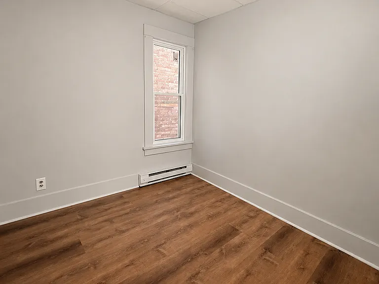 506 3rd St #1 — Photo 9