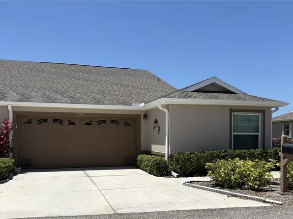 2912 Captains Ct, Palmetto, FL 34221