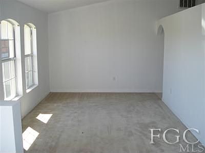 5th image of 3910 NE 10th Ave