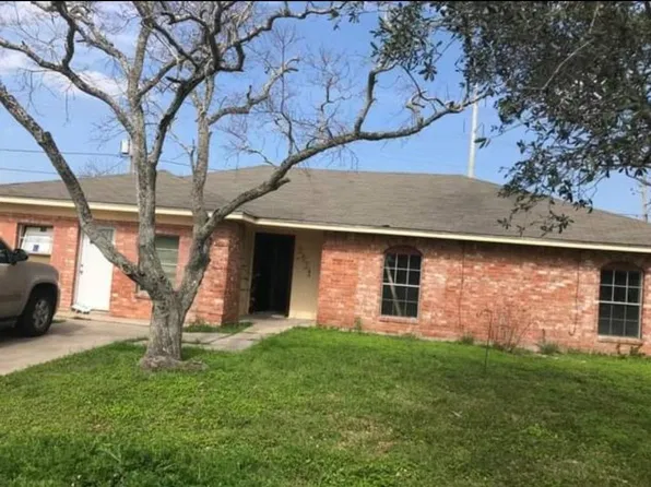 2421 Boca Chica Dr, Portland, TX 78374