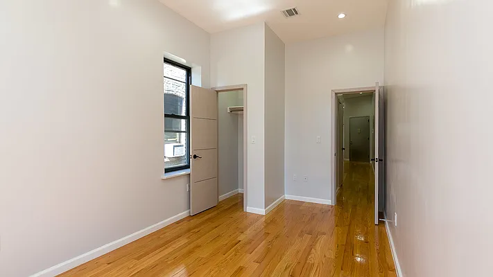 Rented by Nooklyn NYC LLC | media 34
